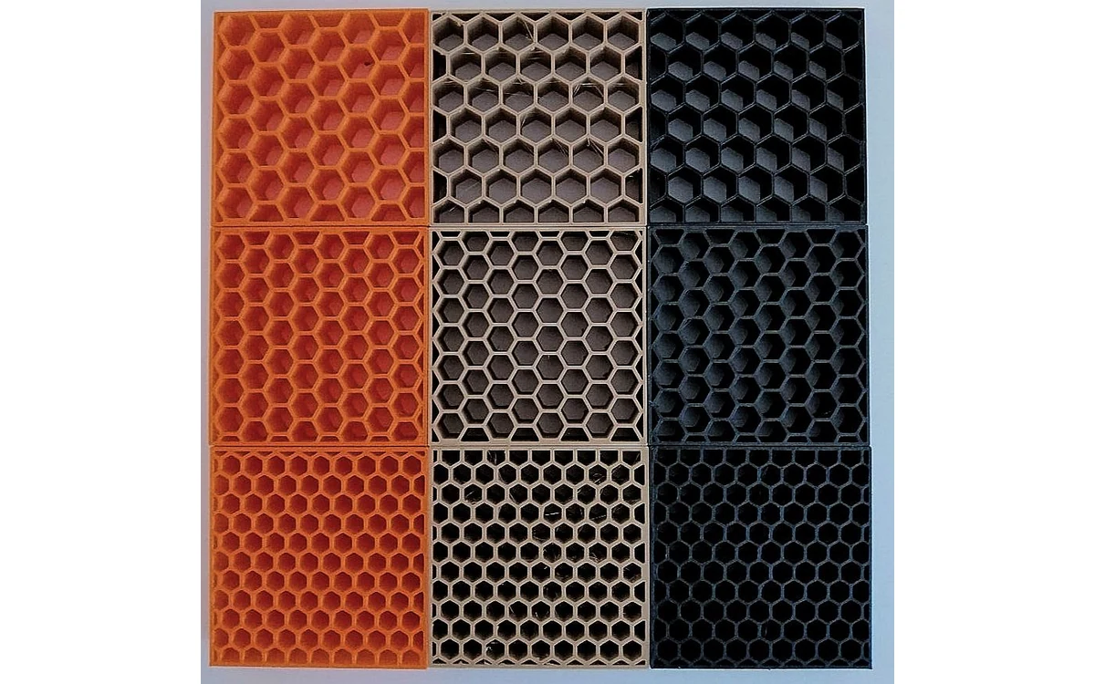 Printed honeycomb panels with visibly different cell sizes